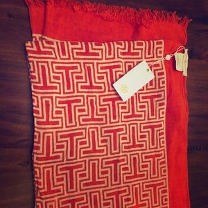 NWT! Tory Burch T linen oblong scarf/wrap
